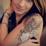 Тату на плече